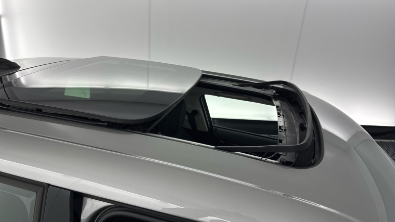 MINI Hatchback 1.5 Cooper Classic 5dr Auto Petrol Hatchback